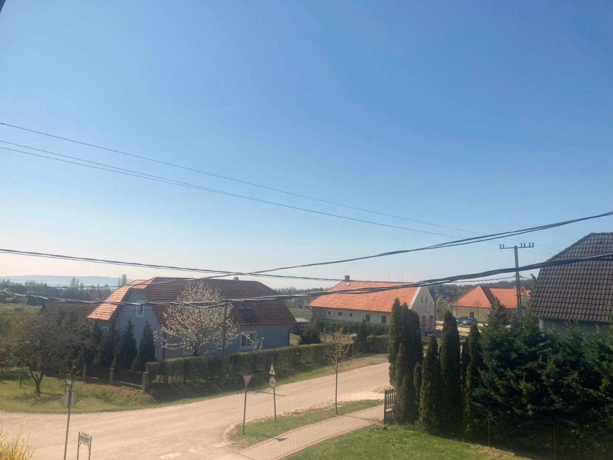 Karádi apartman Zánka Esterno foto